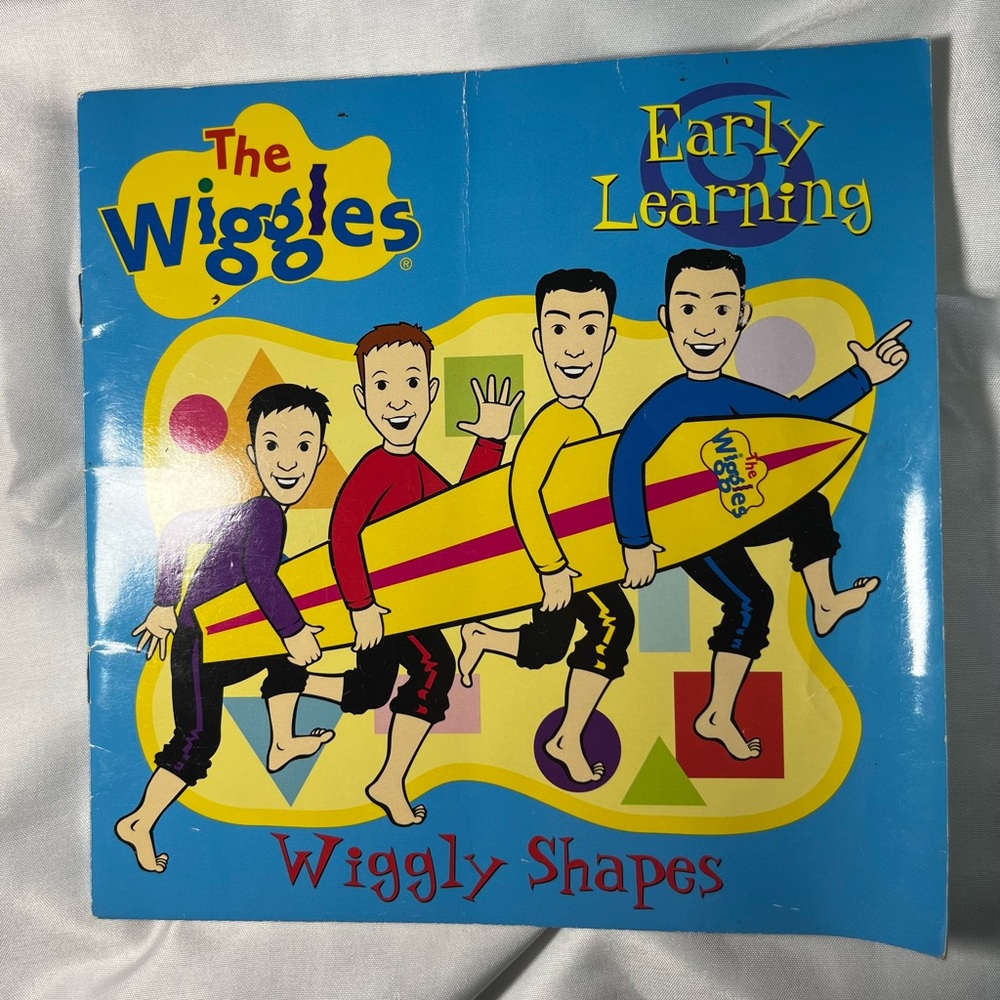 Vintage 2003‎ The Wiggles Wiggly Shapes Early Learning Paperback Book